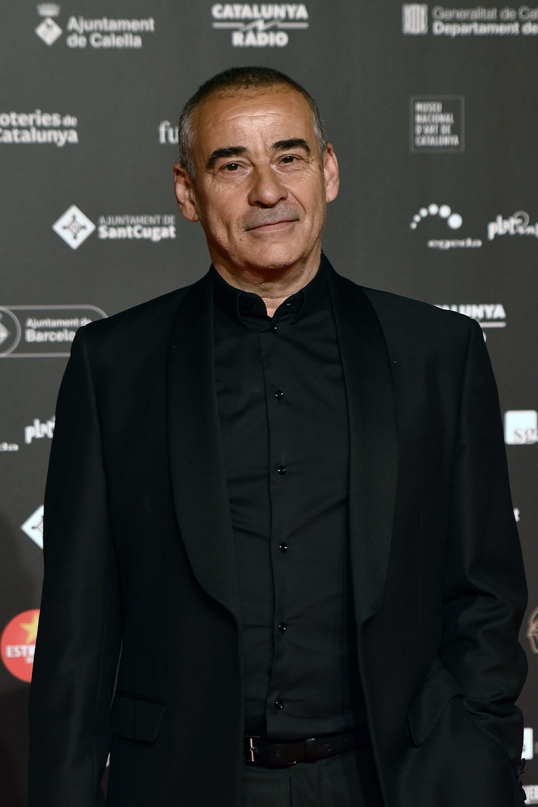 Eduard Fernández Leads Spanish-French Series on the Killing of a Bear in Valle de Arán